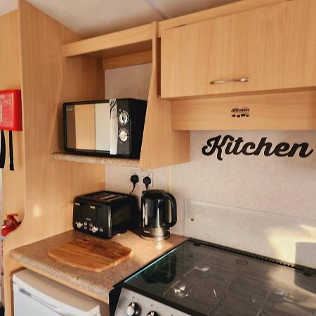 Comfy Caravan On Marine Park Hotel Rhyl Eksteriør billede