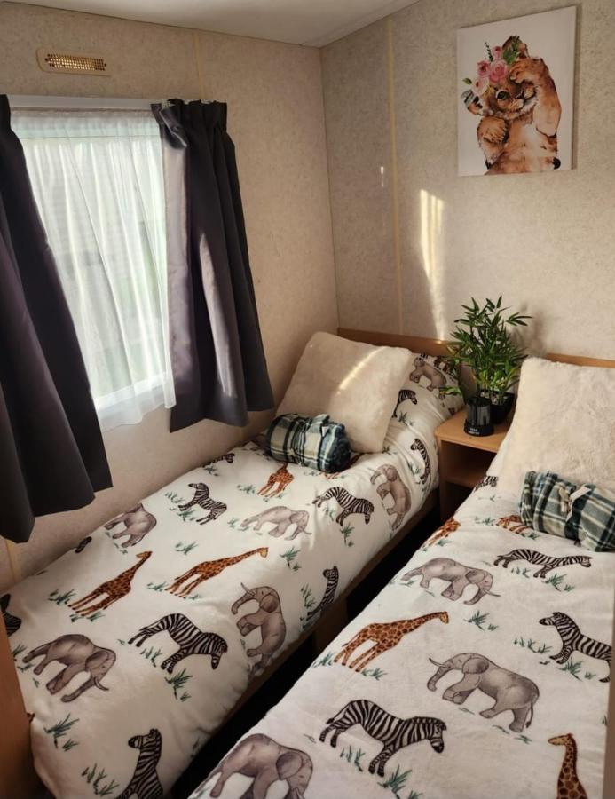 Comfy Caravan On Marine Park Hotel Rhyl Eksteriør billede