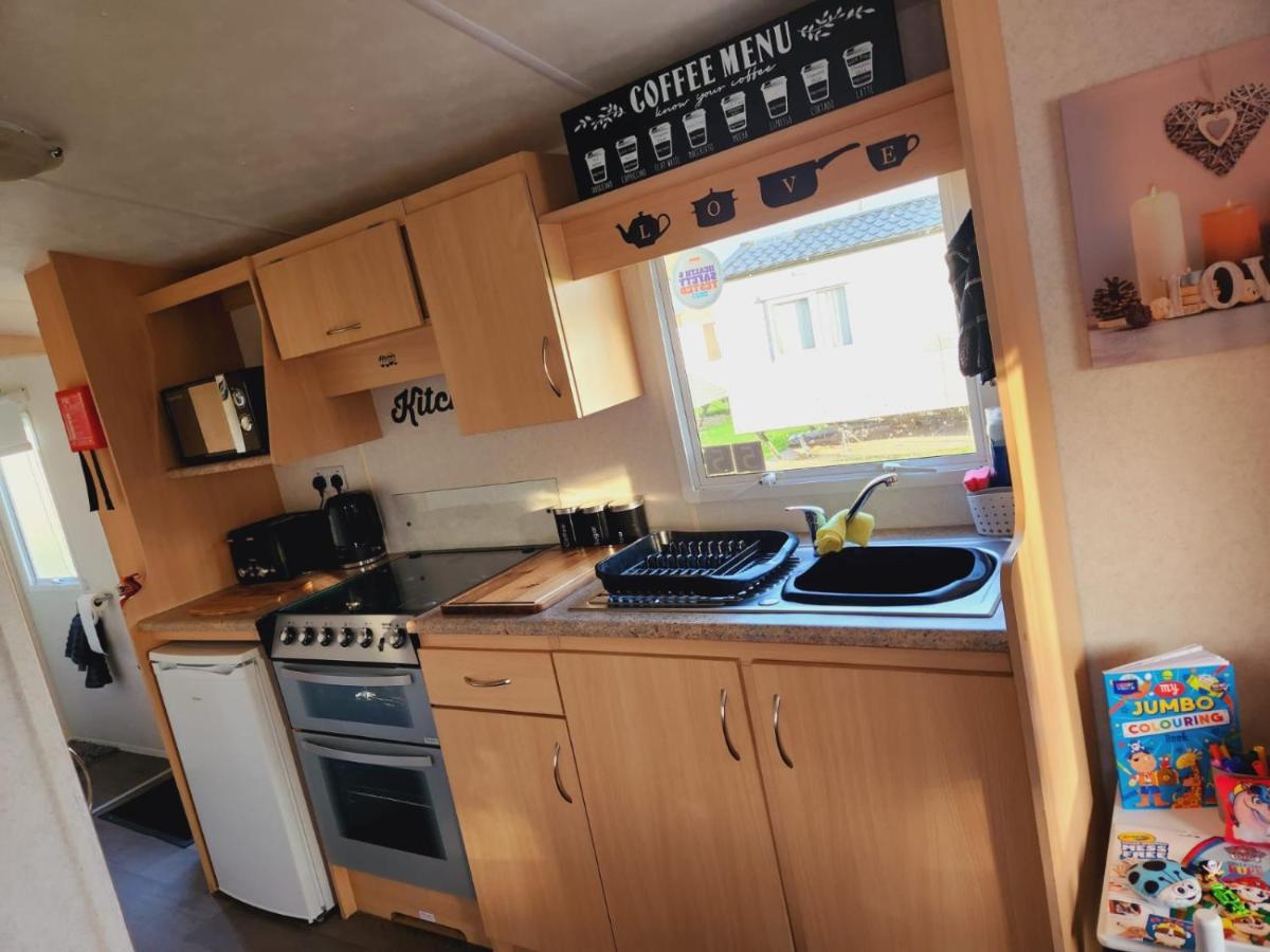Comfy Caravan On Marine Park Hotel Rhyl Eksteriør billede