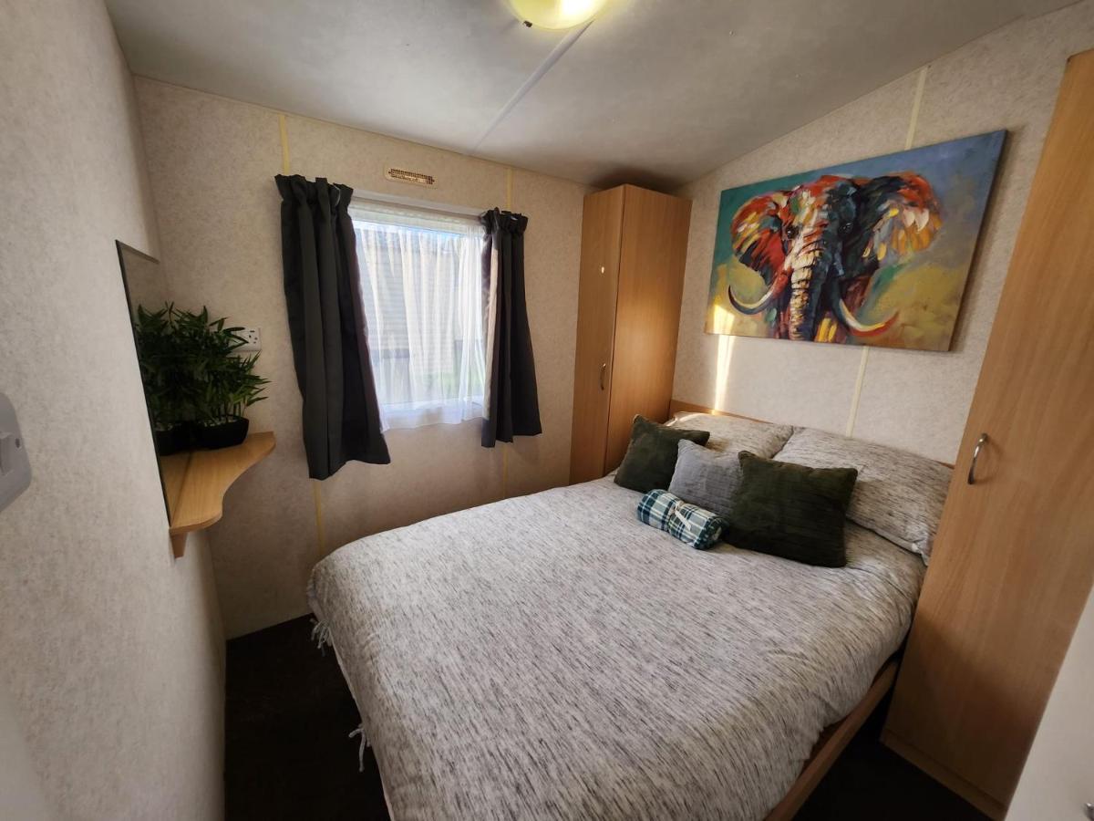 Comfy Caravan On Marine Park Hotel Rhyl Eksteriør billede